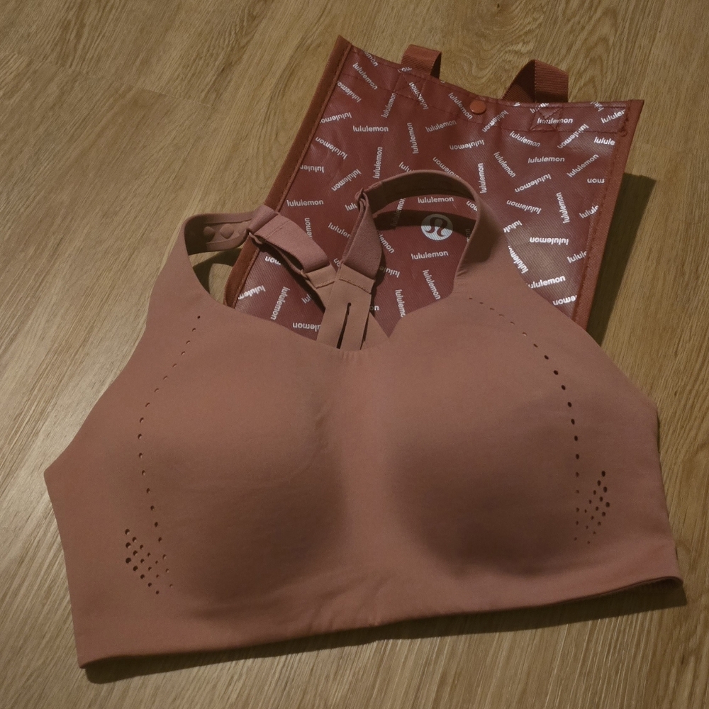lululemon athletica  Sports Bra